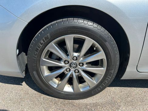 Used 2017 Toyota Camry XLE FWD image 9