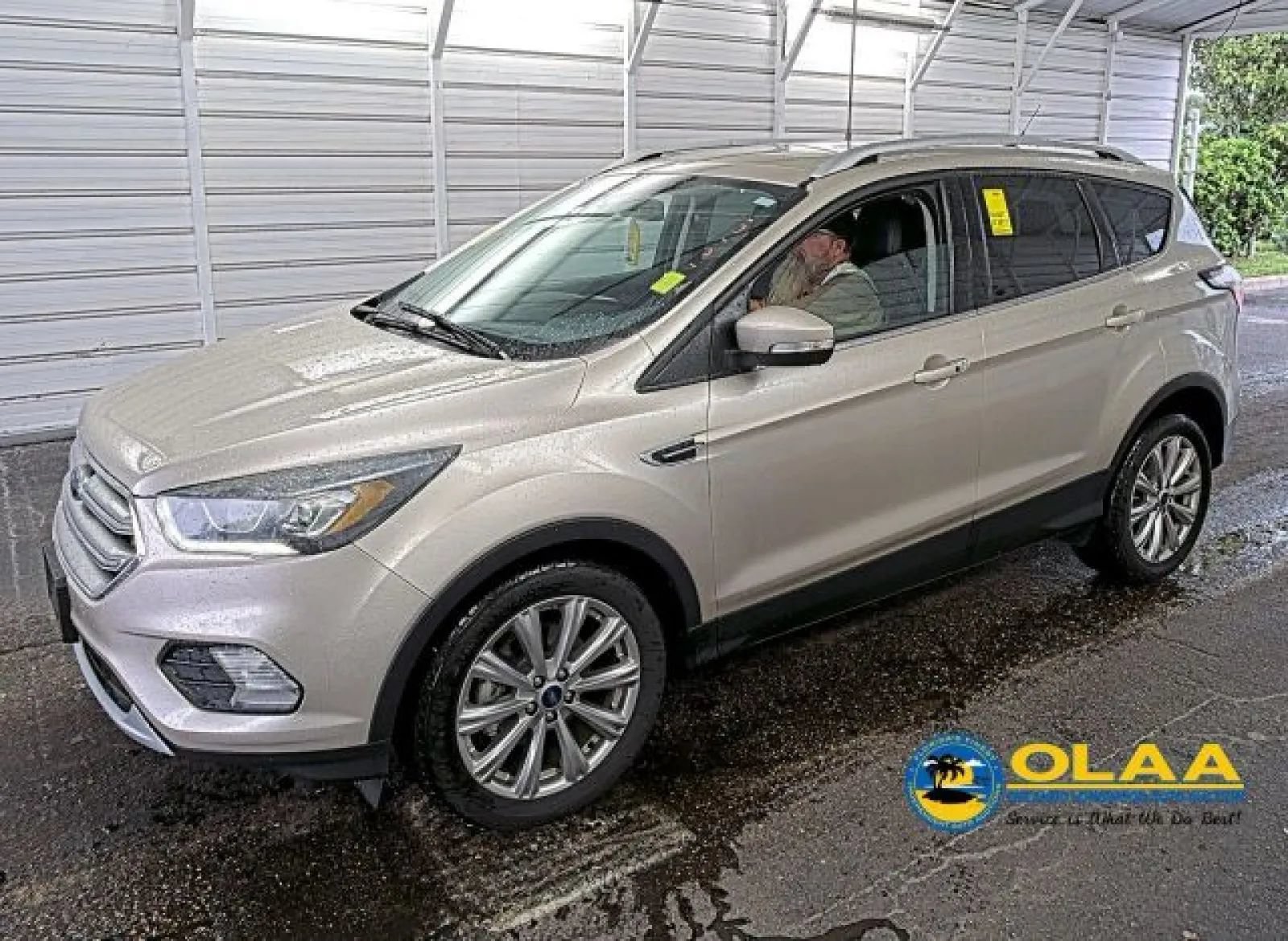 Used 2017 Ford Escape Titanium FWD image 9