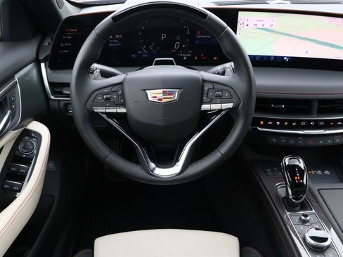 Used 2025 Cadillac CT5 Sport image 9