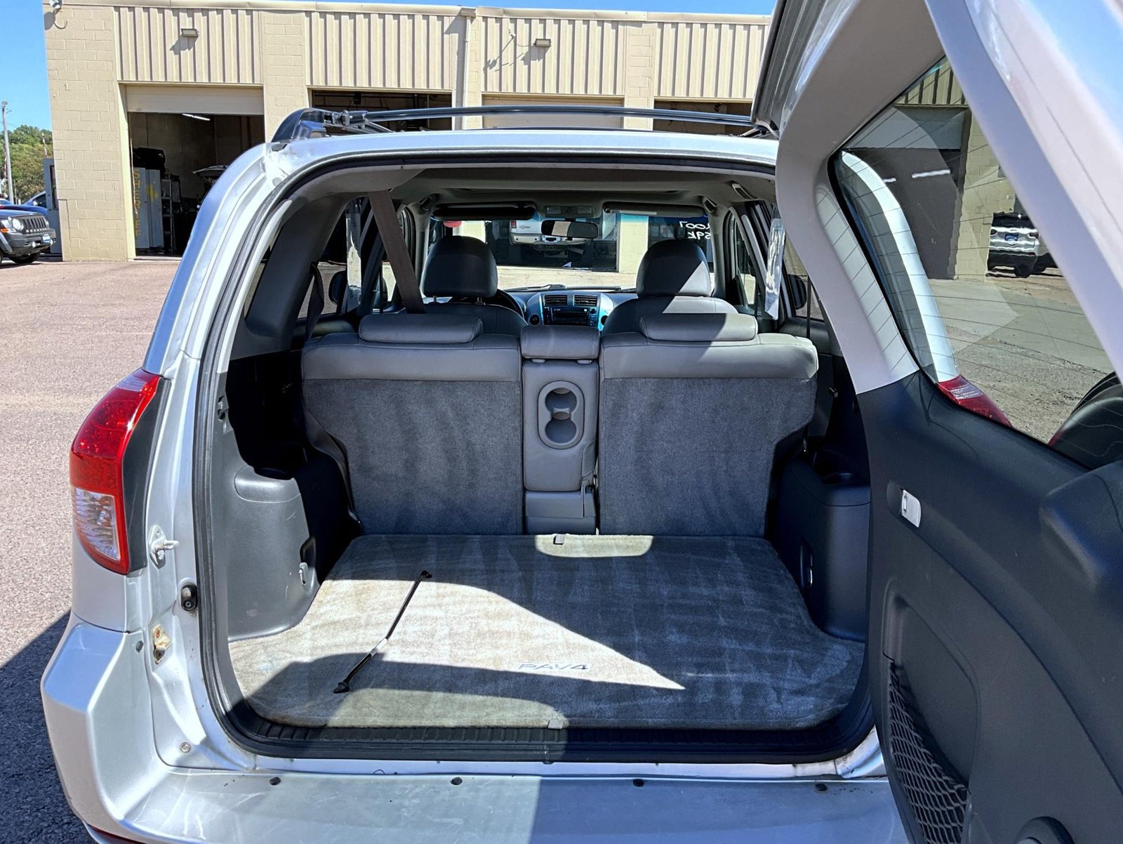 Used 2007 Toyota RAV4 Limited FWD image 10