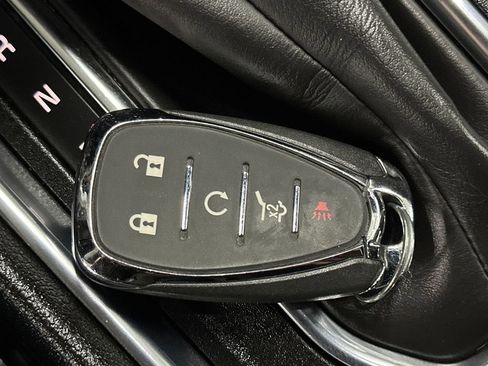 Used 2023 Chevrolet Traverse LT w/ Midnight/Sport Edition image 29