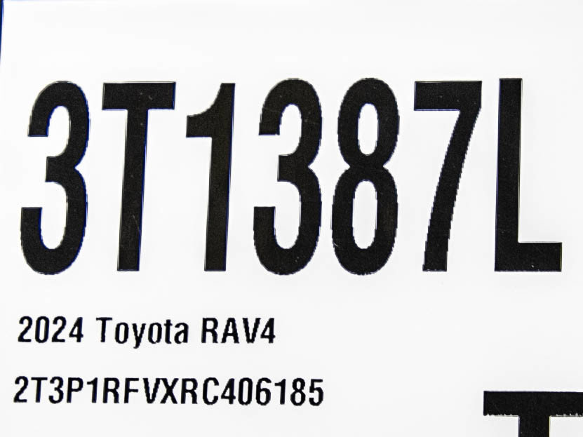 Used 2024 Toyota RAV4 XLE AWD/4WD image 28