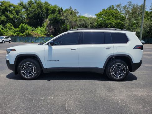 Used 2026 Jeep Cherokee Limited AWD/4WD image 9