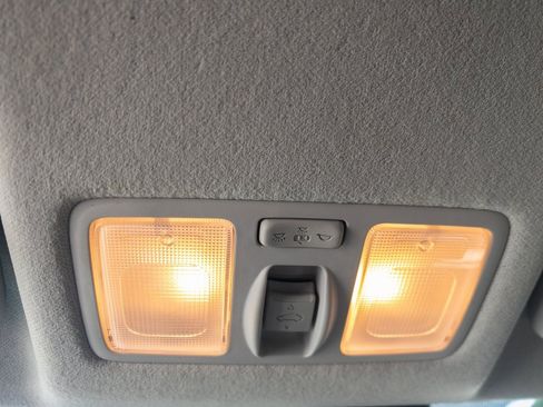 Used 2024 Hyundai Venue SEL image 27