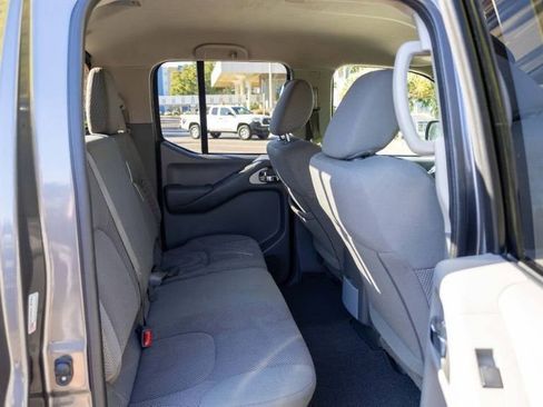 Used 2021 Nissan Frontier SV w/ Midnight Edition Floor Mats image 14