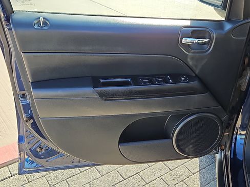 Used 2016 Jeep Compass Sport w/ Power Value Group image 11