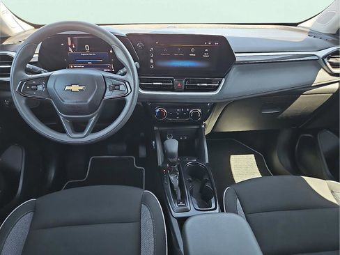 Used 2025 Chevrolet TrailBlazer LT image 11