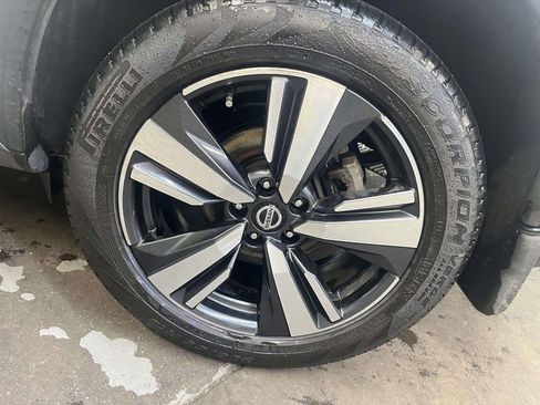 Used 2021 Nissan Rogue SL w/ Premium Package image 9