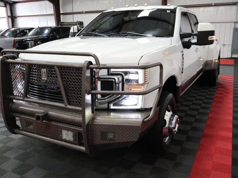 Used 2022 Ford F350 King Ranch w/ King Ranch Ultimate Package AWD/4WD image 29