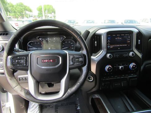 Used 2021 GMC Sierra 3500 SLT w/ SLT Premium Package AWD/4WD image 16