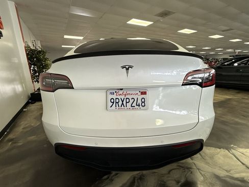 Used 2021 Tesla Model Y Long Range image 4