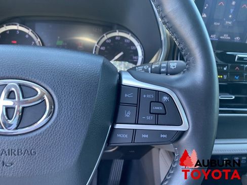 Used 2022 Toyota Highlander Platinum AWD/4WD image 47