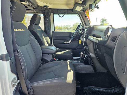 Used 2014 Jeep Wrangler Sahara w/ Connectivity Group image 10