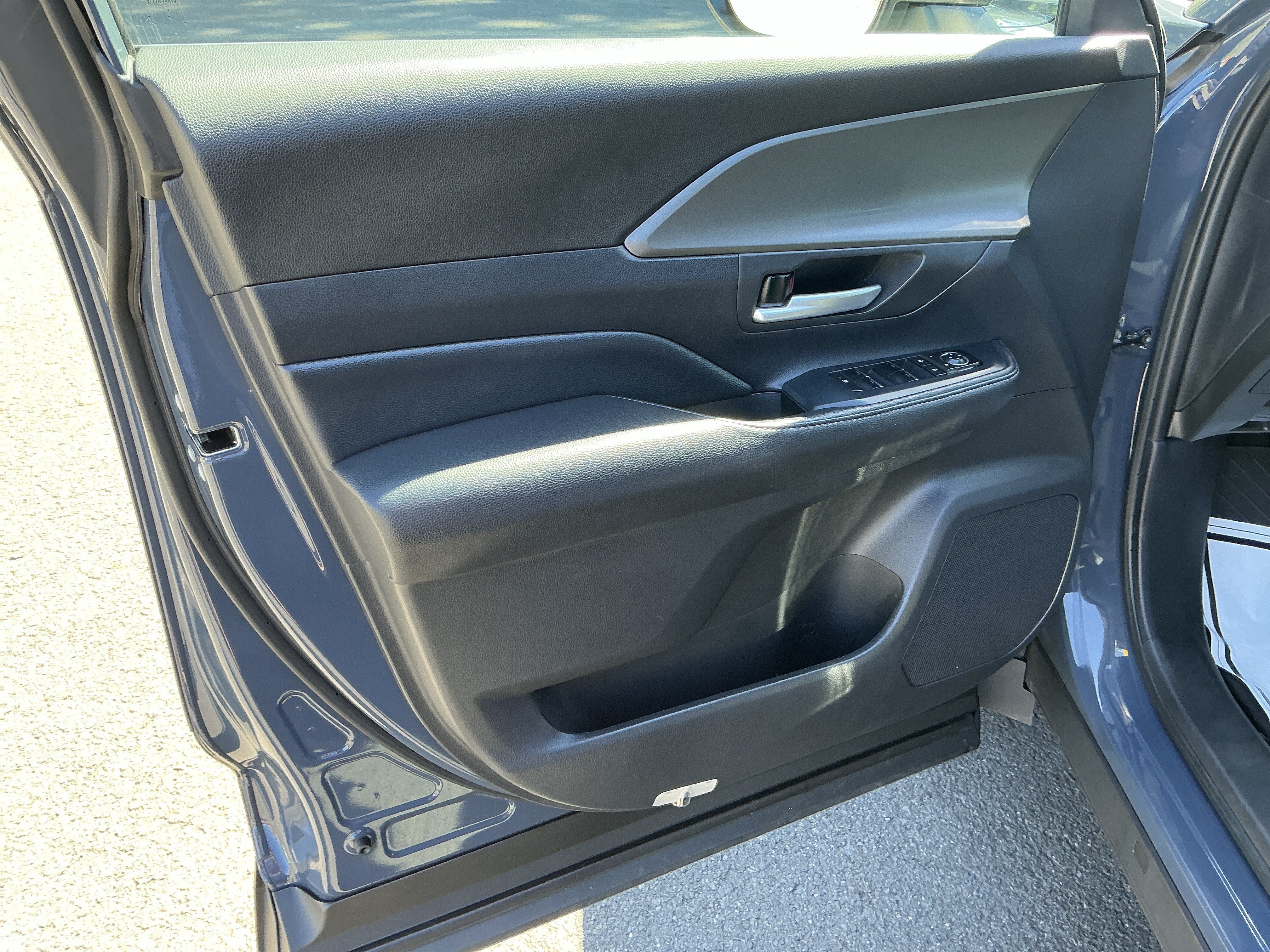 Used 2024 Toyota Grand Highlander AWD image 13