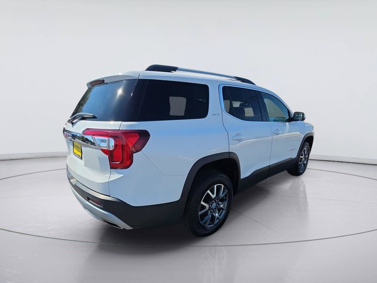 Used 2023 GMC Acadia SLT FWD image 16