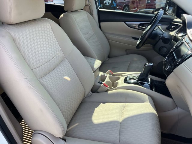 Used 2020 Nissan Rogue SV w/ Premium Package FWD image 22