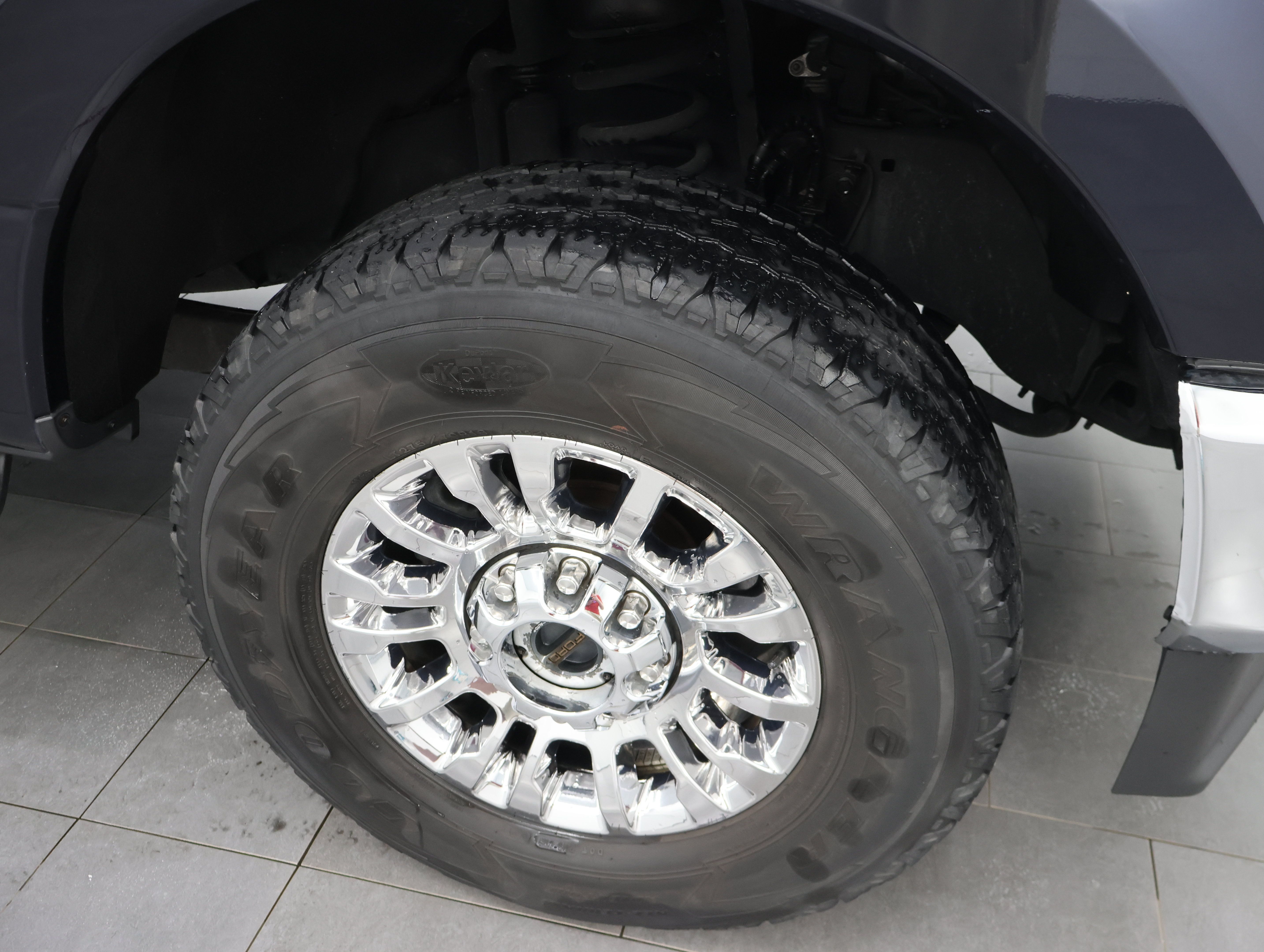 Used 2021 Ford F250 XLT w/ XLT Premium Package AWD/4WD image 3