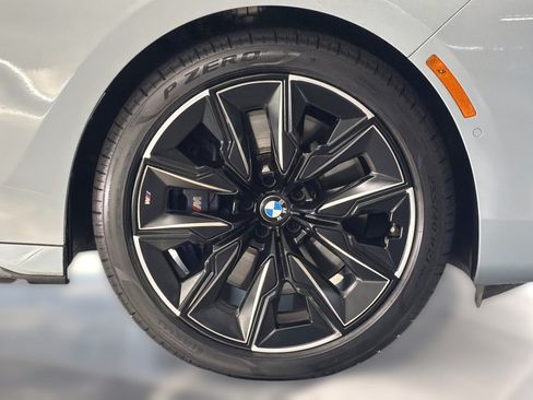 Used 2023 BMW 740i w/ Parking Assistance Package RWD image 13