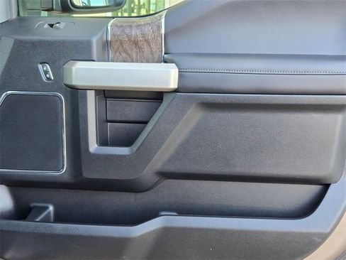 Used 2019 Ford F250 Lariat w/ Chrome Package image 29