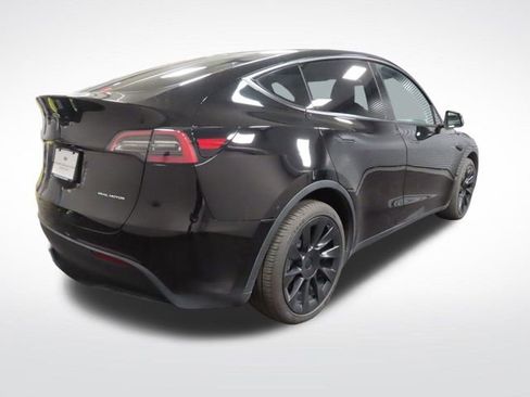 Used 2023 Tesla Model Y Long Range image 5