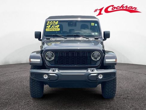 Used 2024 Jeep Gladiator Sport AWD/4WD image 32