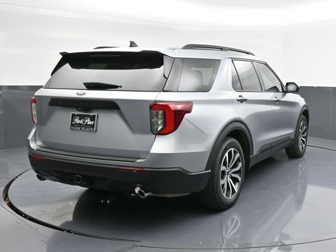 Used 2023 Ford Explorer ST-Line w/ Class IV Trailer Tow Package image 8