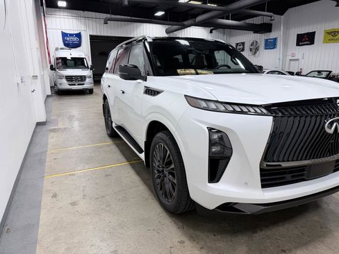 Used 2025 INFINITI QX80 Autograph w/ Premium Cargo Package AWD/4WD image 18