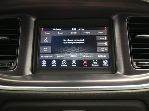 Used 2018 Dodge Charger SXT w/ Blacktop Package RWD image 32