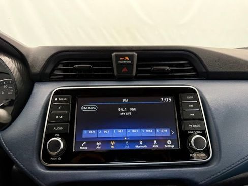 Used 2025 Nissan Versa SV FWD image 32