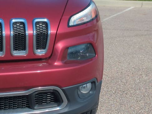 Used 2016 Jeep Cherokee Limited AWD/4WD image 10