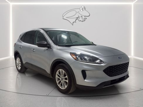 Used 2022 Ford Escape SE w/ Cold Weather Package image 8