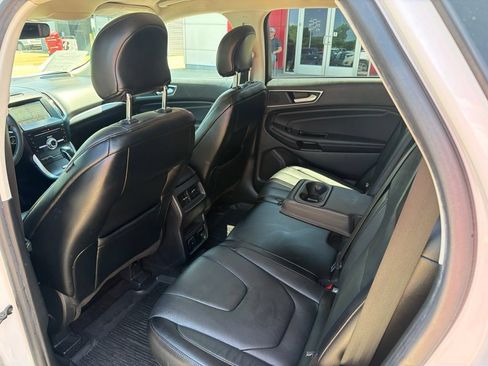 Used 2018 Ford Edge Titanium w/ Technology Package AWD/4WD image 17