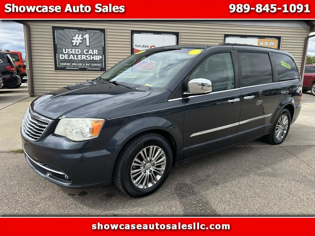 Used 2013 Chrysler Town & Country Touring-L w/ Driver Convenience Group FWD image 1