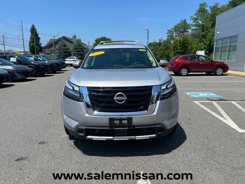 Used 2025 Nissan Pathfinder Platinum w/ Cargo Package AWD/4WD image 2