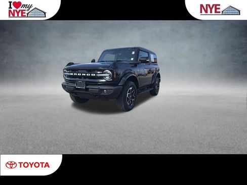 Used 2023 Ford Bronco Outer Banks AWD/4WD image 1