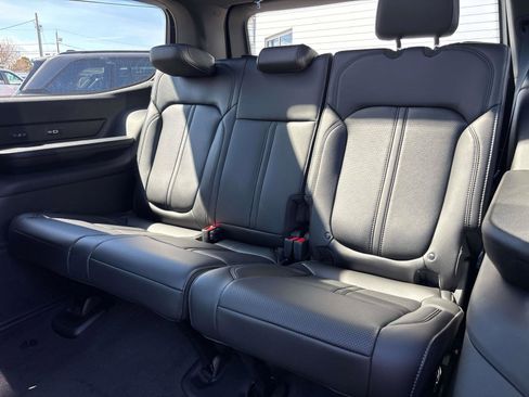 New 2026 Jeep Grand Wagoneer 4WD image 8