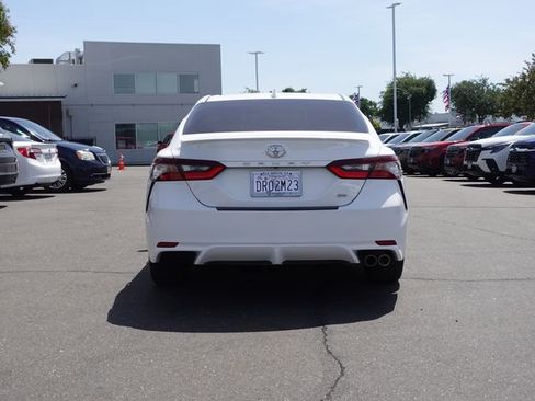 Used 2021 Toyota Camry SE w/ Carpet Mat Package (TMS) FWD image 7