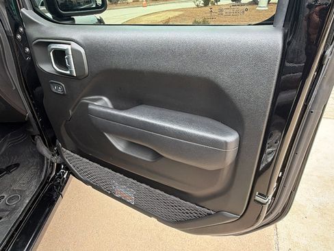 Used 2022 Jeep Wrangler Sport S image 19