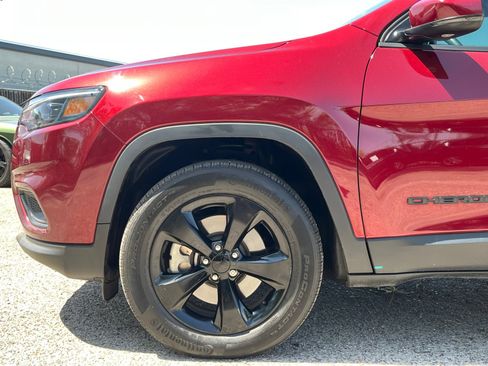 Certified 2020 Jeep Cherokee Latitude Plus AWD/4WD image 11