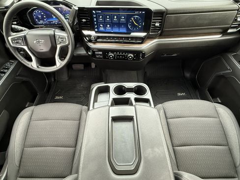 Used 2024 Chevrolet Silverado 1500 RST AWD/4WD image 18