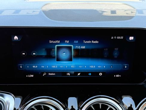 Used 2023 Mercedes-Benz GLB 250 image 39