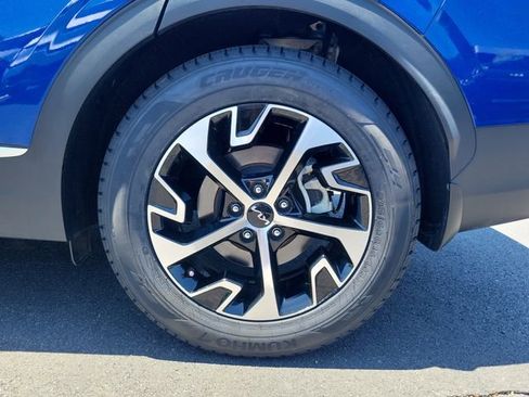 Certified 2024 Kia Sportage EX FWD image 7