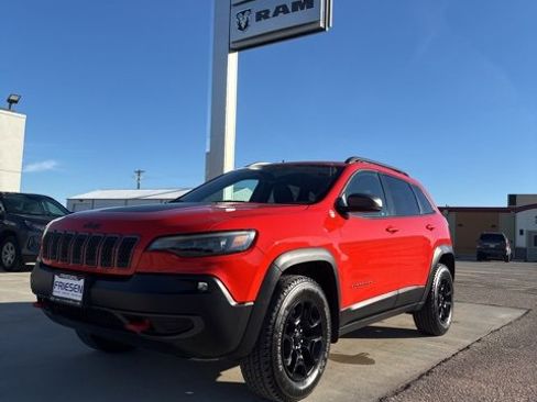 Used 2021 Jeep Cherokee Trailhawk w/ Trailer Tow Group image 1
