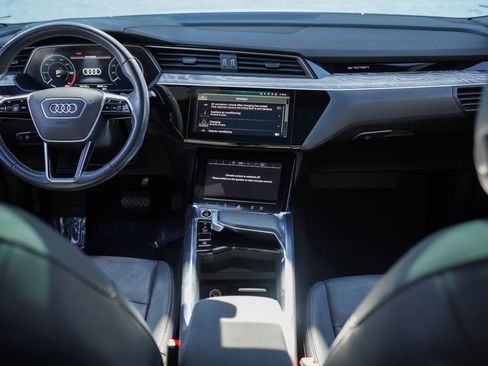 Used 2023 Audi e-tron Premium Plus image 21
