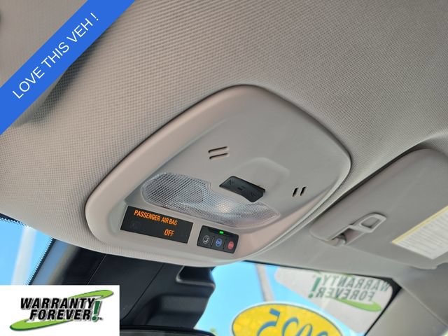 Used 2025 Chevrolet Trax LT w/ LT Convenience Package FWD image 28