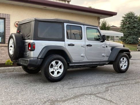 Used 2020 Jeep Wrangler Unlimited Sport S AWD/4WD image 3