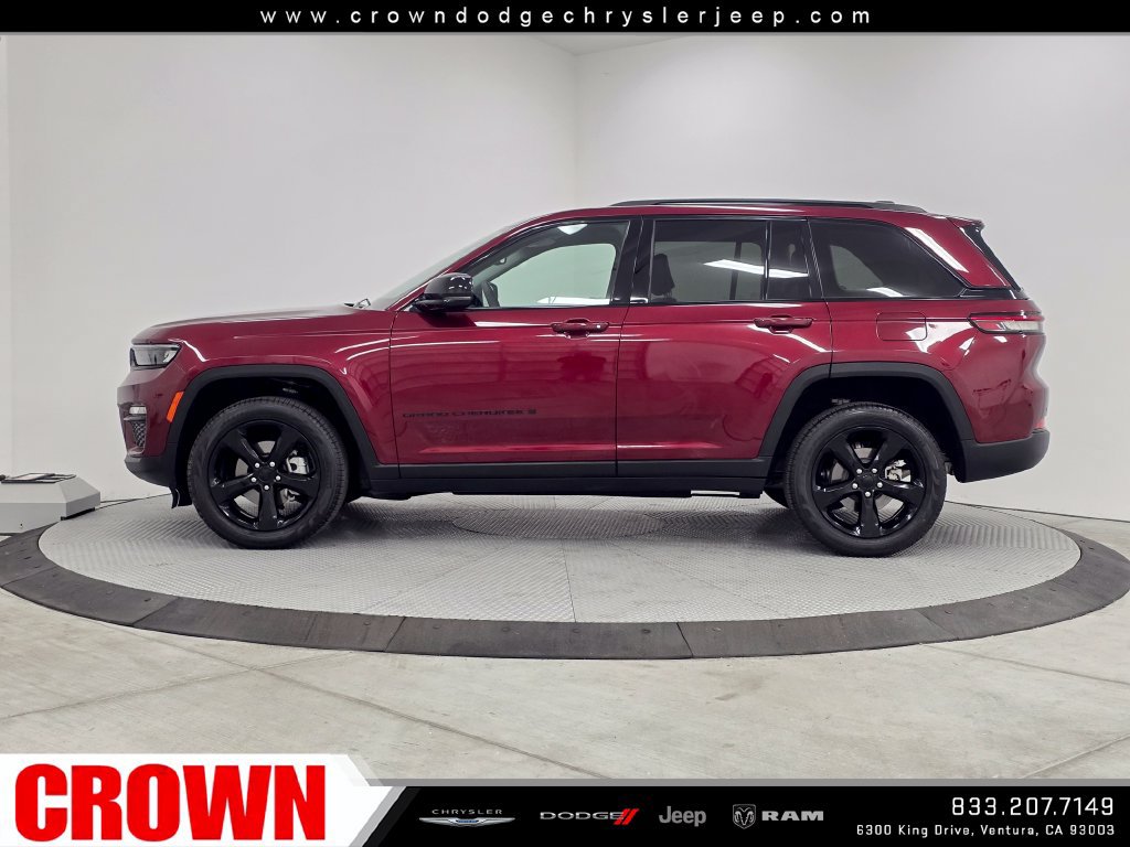 Used 2024 Jeep Grand Cherokee Limited w/ Black Appearance Package RWD image 4