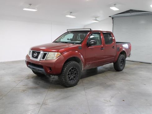 Used 2014 Nissan Frontier SV image 4