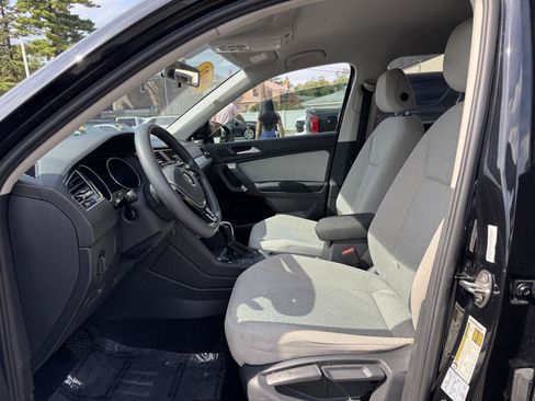 Used 2021 Volkswagen Tiguan S FWD image 19