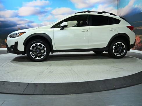 Used 2022 Subaru Crosstrek 2.0i Premium w/ Moonroof Package image 5